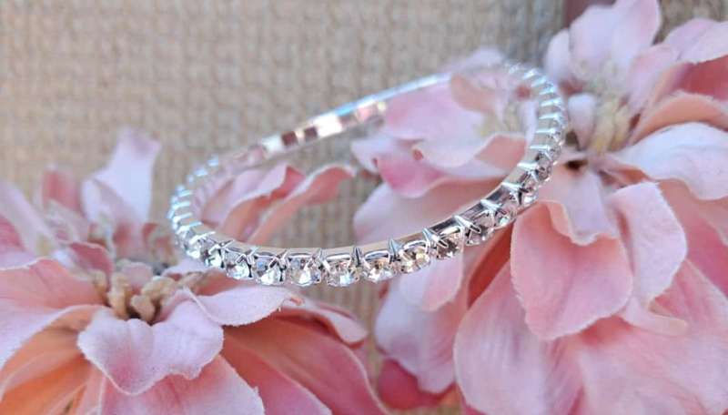 Gorgeous Diamante Fashion Bracelet - Single Row Silver