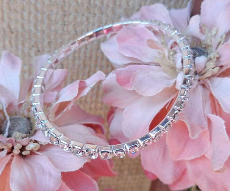 Gorgeous Diamante Fashion Bracelet - Single Row Silver