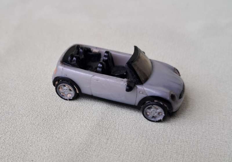 Kinder Joy Mini Cabriolet