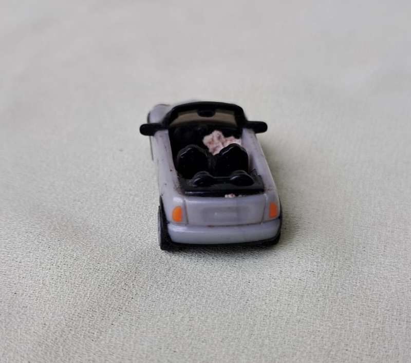 Kinder Joy Mini Cabriolet