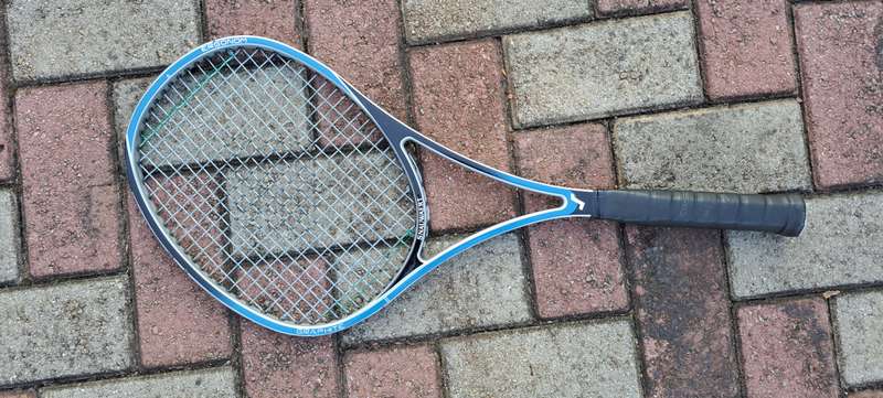 Tennis Racket - Snauwaert Ergonom