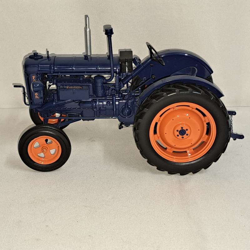 Fordson Major E27N Blue Bottle Tractor - Universal Hobbies  UH2638U- Scale 1/16