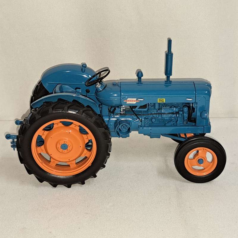 Fordson Power Major Tractor - Universal Hobbies  UH2640U- Scale 1/16