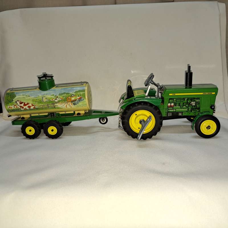 John Deere 3120 Tractor + Tanker - Tin Tinplate - Scale 1/25