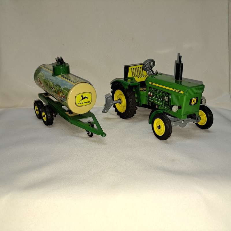 John Deere 3120 Tractor + Tanker - Tin Tinplate - Scale 1/25