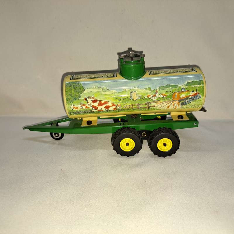 John Deere 3120 Tractor + Tanker - Tin Tinplate - Scale 1/25