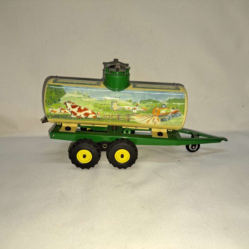 John Deere 3120 Tractor + Tanker - Tin Tinplate - Scale 1/25