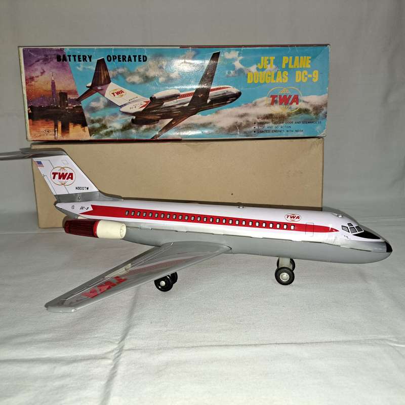 Tin Tinplate DC-9 Jet TWA Passenger Plane - No N900TW