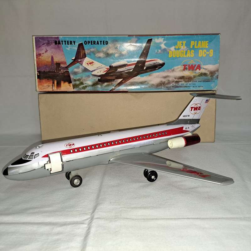 Tin Tinplate DC-9 Jet TWA Passenger Plane - No N900TW