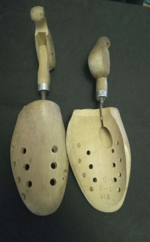x2 Wooden Shoe Horns
