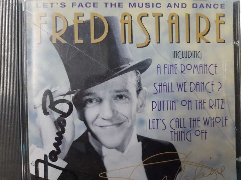 Fred Astaire - Lets Face the Music and dance