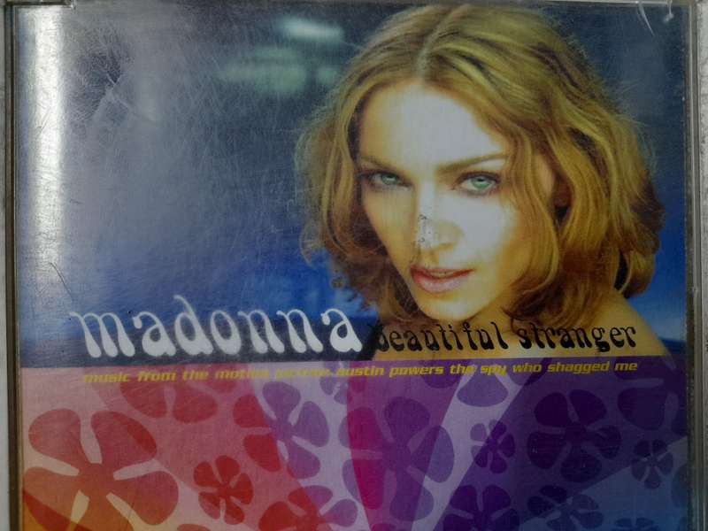 Madonna - Beautiful Stranger (Single)