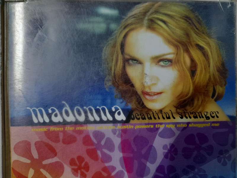 Madonna - Beautiful Stranger (Single)
