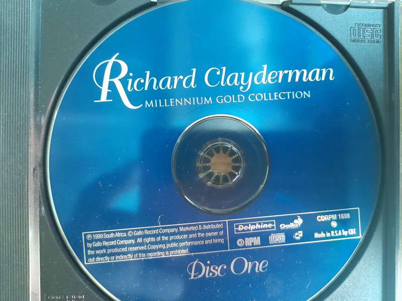 Richard Clayderman - Millennium Gold Collection   (No Jewel Case Sleeves)
