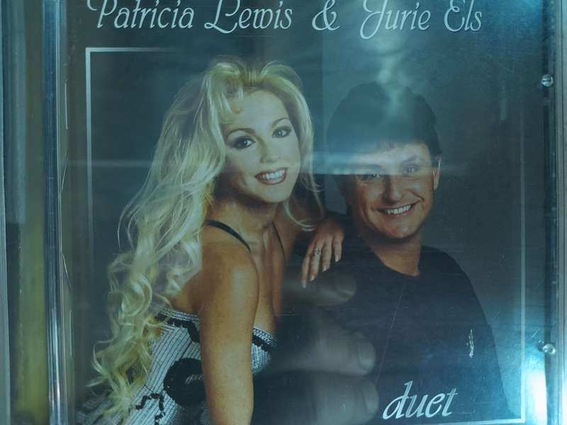 Patricia Lewis & Jurie Els - Duet