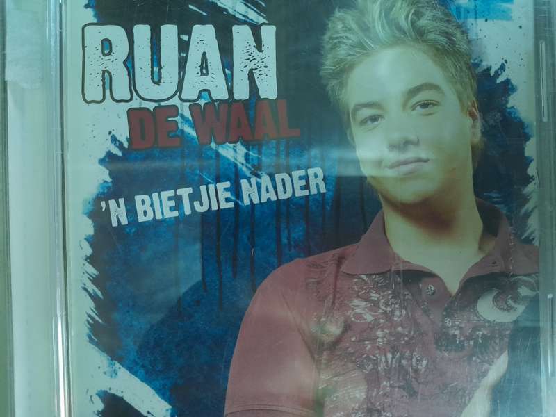 Ruan De Waal - n Bietjie nader