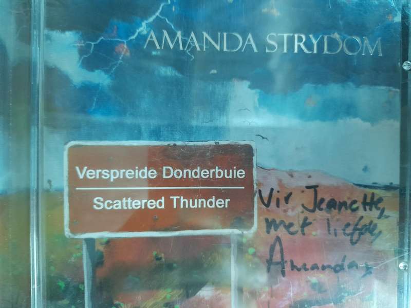 Amanda Strydom - Verspreide Donderbuie/Scattered Thunder