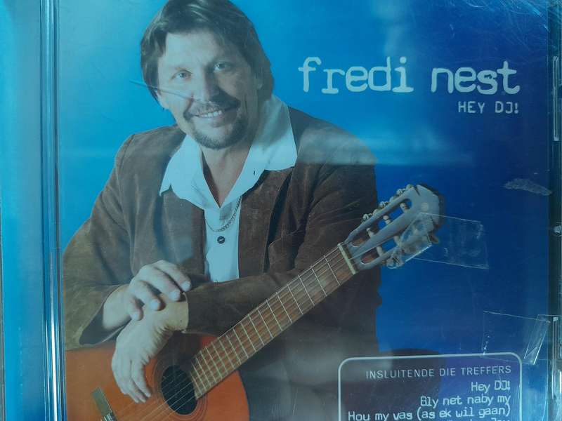 Fredi Nest - Hey DJ!