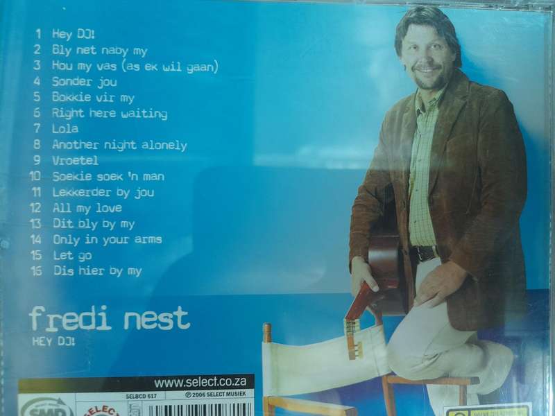 Fredi Nest - Hey DJ!