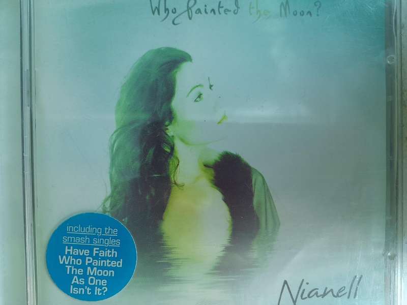 Nianell - Who Painted the Moon