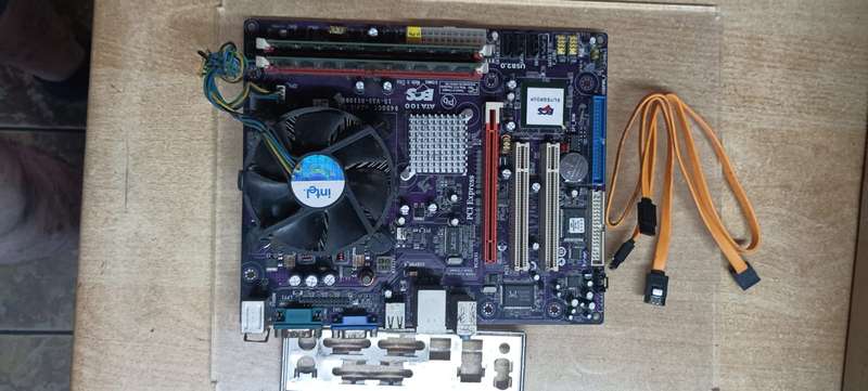 ECS 945GCT-M2/1333(V1.0A) motherboard CPU E7500 2.94 Ghz and 4 gig DDR2 Ram