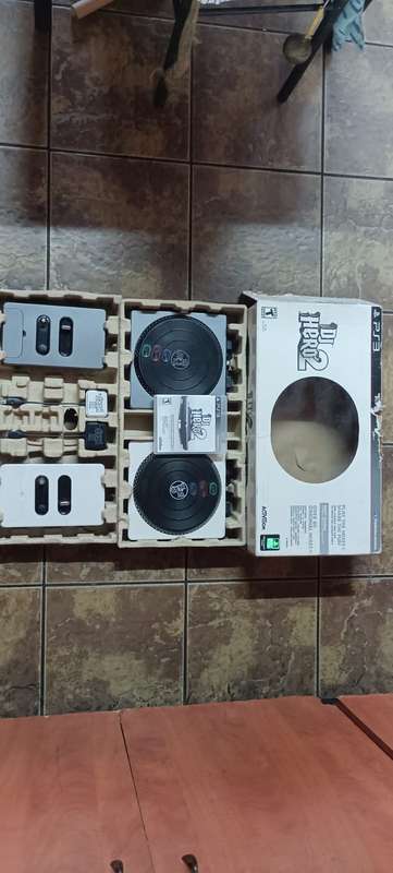PS3 DJ Hero 2 set