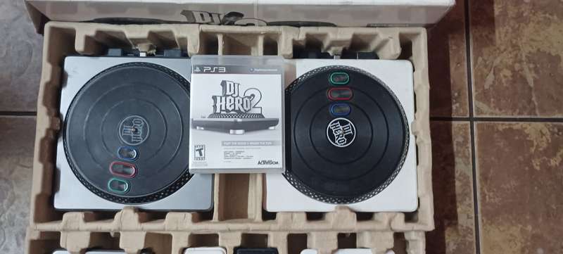 PS3 DJ Hero 2 set