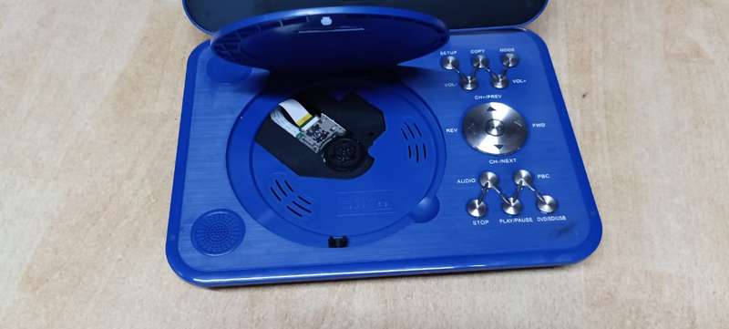 DVD player Harwa ( battery doesn't work)