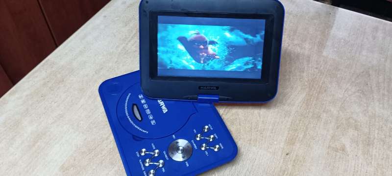 DVD player Harwa ( battery doesn't work)