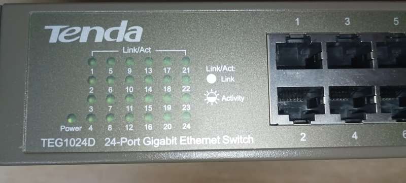 Tenda 24 Port Gigabit Ethernet Switch Model TEG1024D