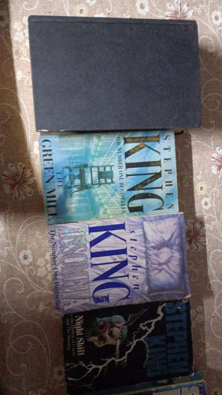 Stephen King books x 6
