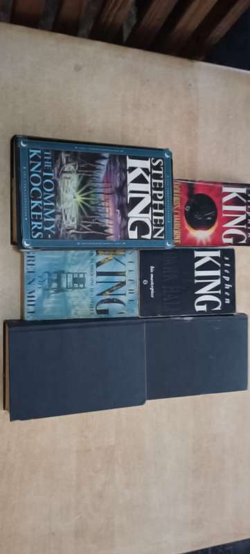 Stephen King books x 6