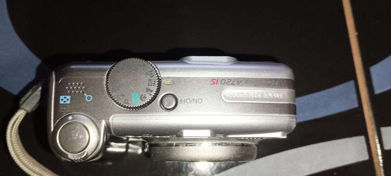 Canon Powershot A720 is