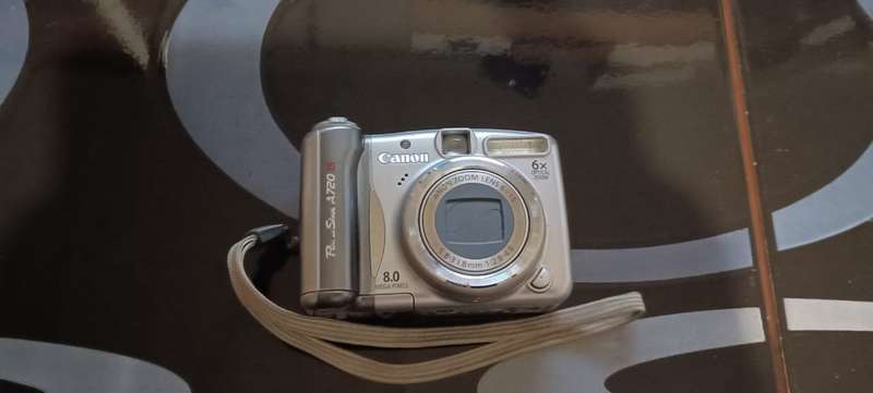 Canon Powershot A720 is