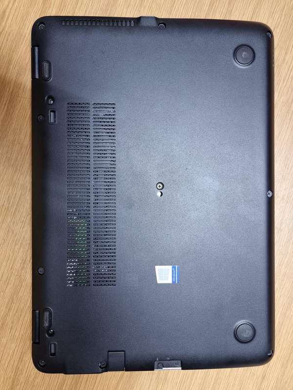 HP Laptop HP840