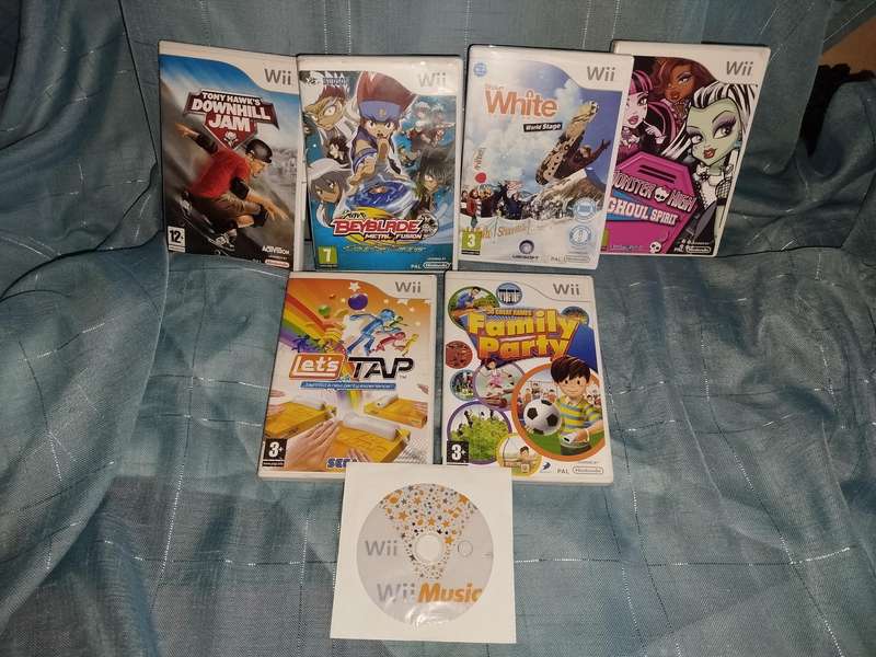 Wii Game Bundle