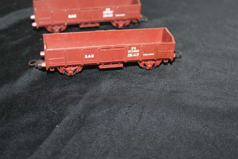 Lima Locomotive with 2 Carriages