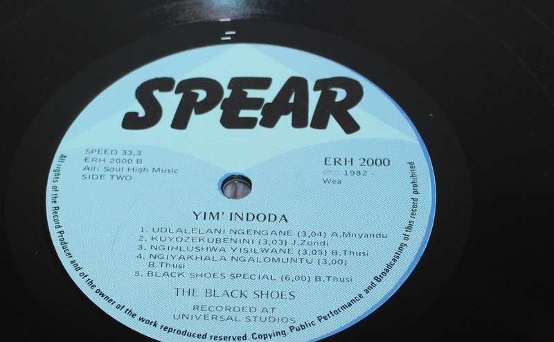 The Black Shoes Yim"Indoda