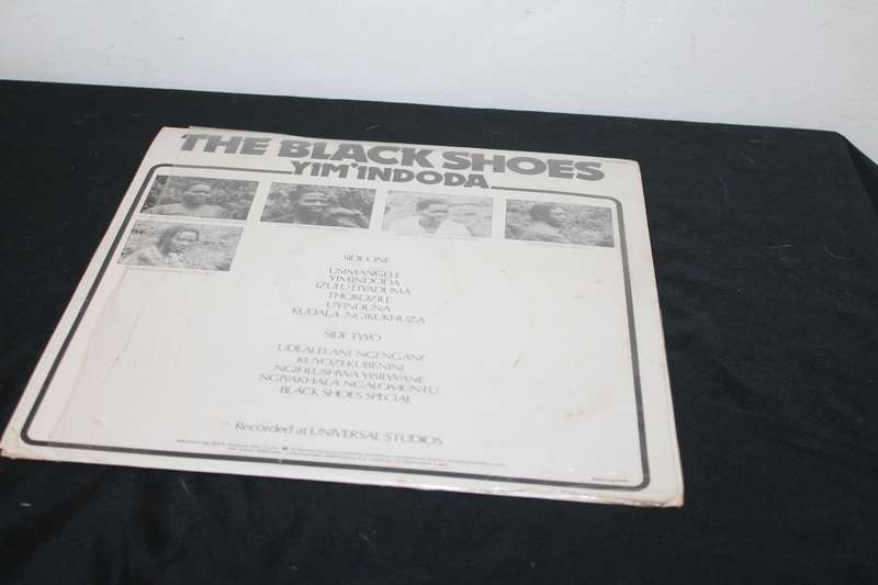 The Black Shoes Yim"Indoda