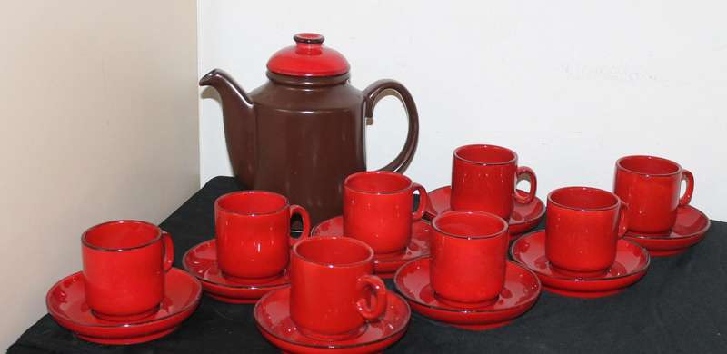 Coffee Pot and Cups saucers