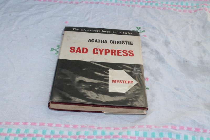 Agatha Christie Sad Cypress Large print