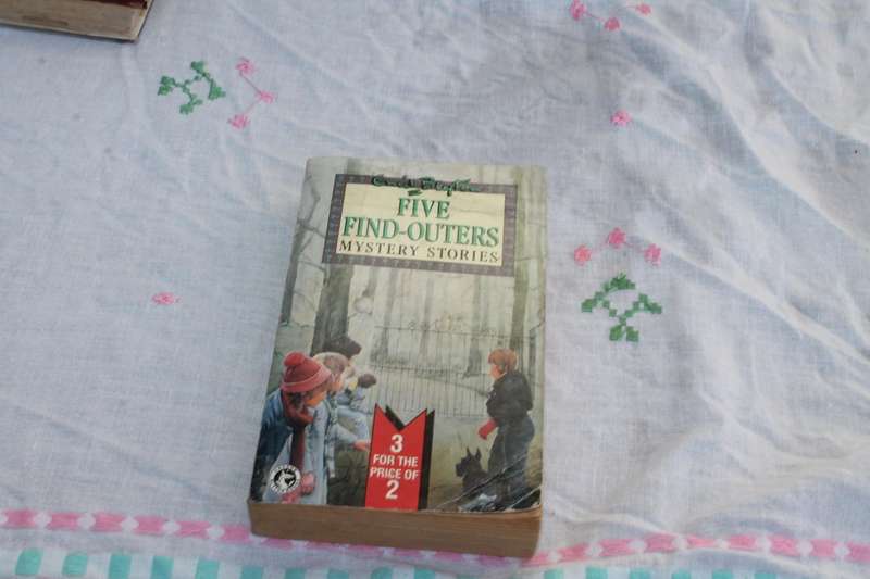 Enid Blyton Five find Outers