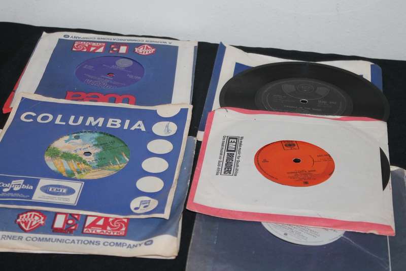10 7 Singles lot 1