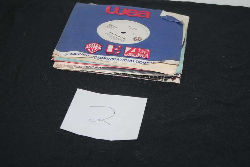 10 7 Singles Lot 2
