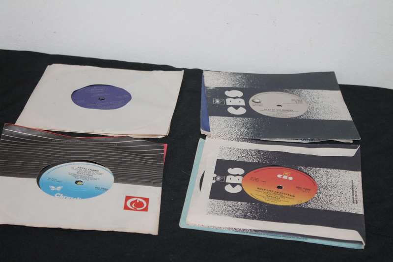 10 7 Singles Lot 2