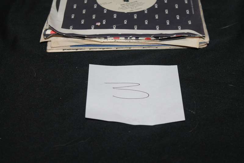 10 7 Singles Lot No 3