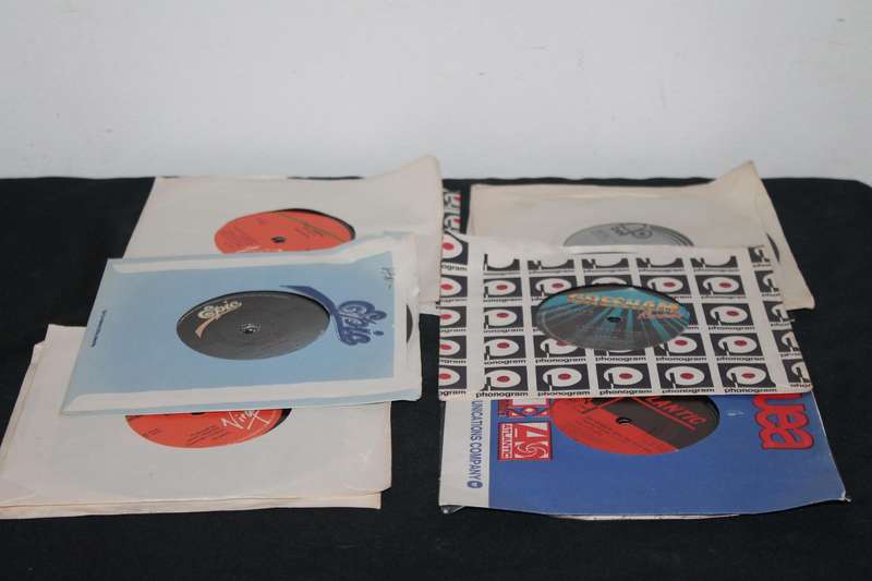 10 7 Singles Lot No 3