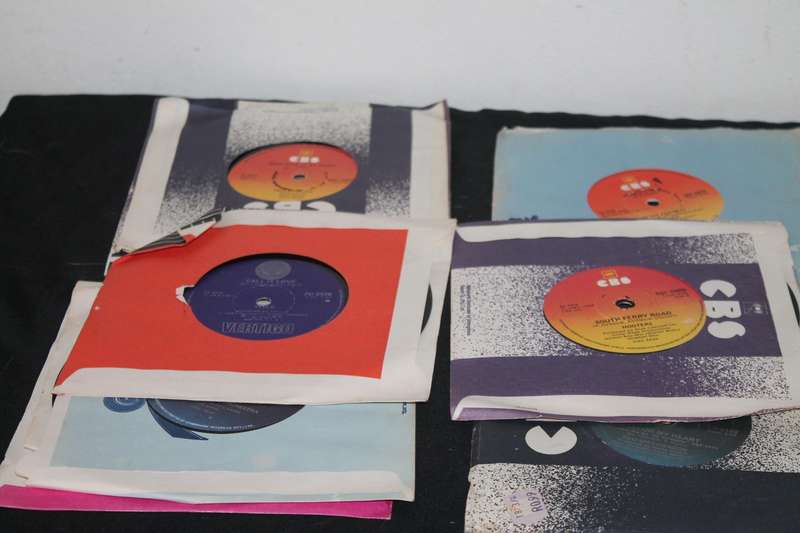 10 7 Singles Lot 5