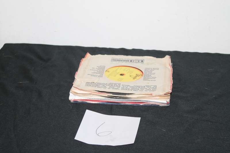 10 7 Singles Lot 6