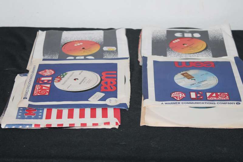 10 7 Singles Lot 6